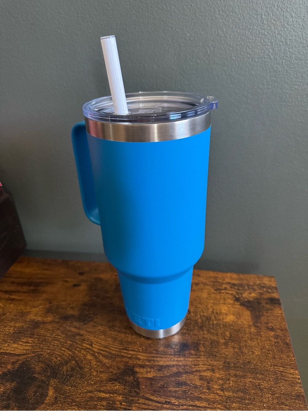 Yeti Blue Insulated Tumbler With Lid - 42oz - NWT